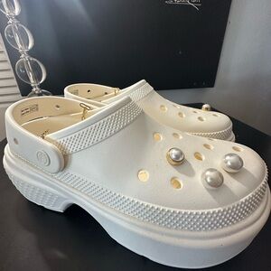 🆕Platform Crocs Stomp Crystal Clogs Pearl Jibbitz & Gold Chain